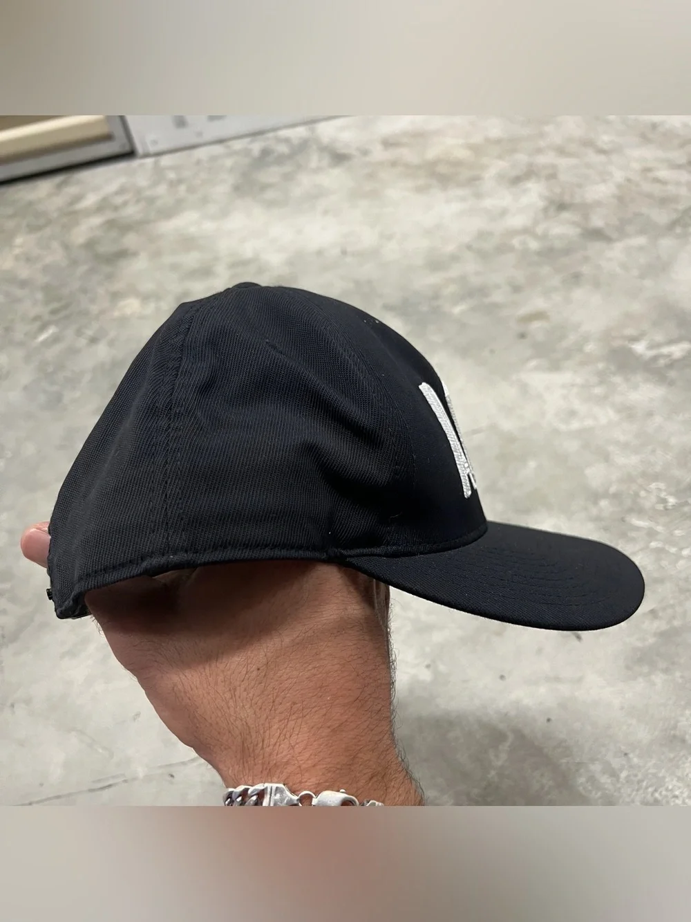 G/Fore GFore G4 Snap Back Golf Baseball Hat Cap Black White Embroidered ACC